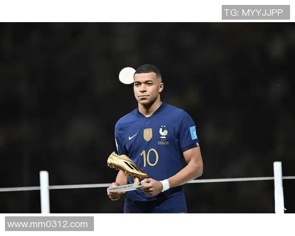 从街头乞讨到绿茵场上闪耀的足球明星传奇之路